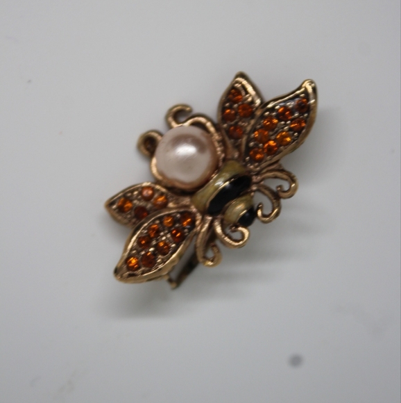 Vintage Liz Claiborne Rhinestone & Gloss Enamel with Faux Pearl bee brooch - Picture 4 of 4